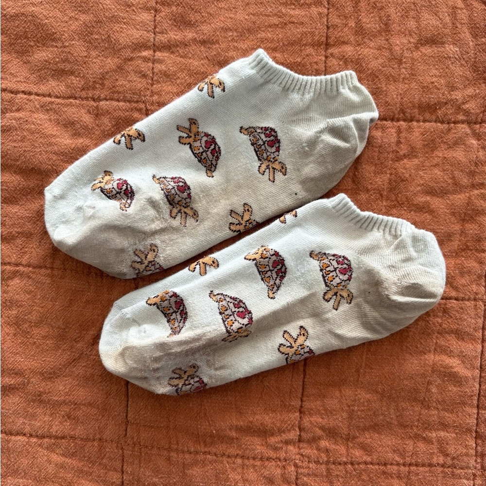 Patterned Cream Socks